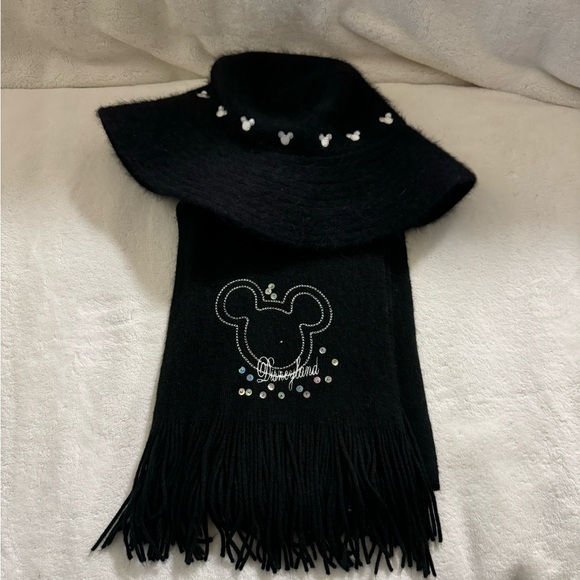 Disney Hat and Scarf Set-NWT Vintage-rabbit fur & wool blend - Picture 2 of 6